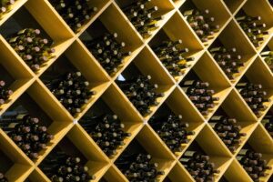 wine-bottles-2842709_1920